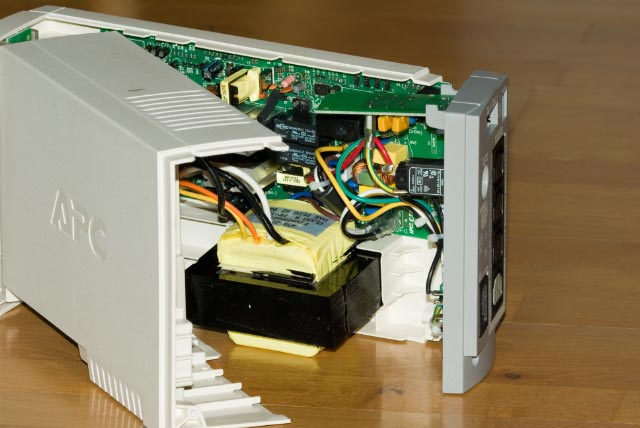 تعمیر یو پی اس آمریکایی